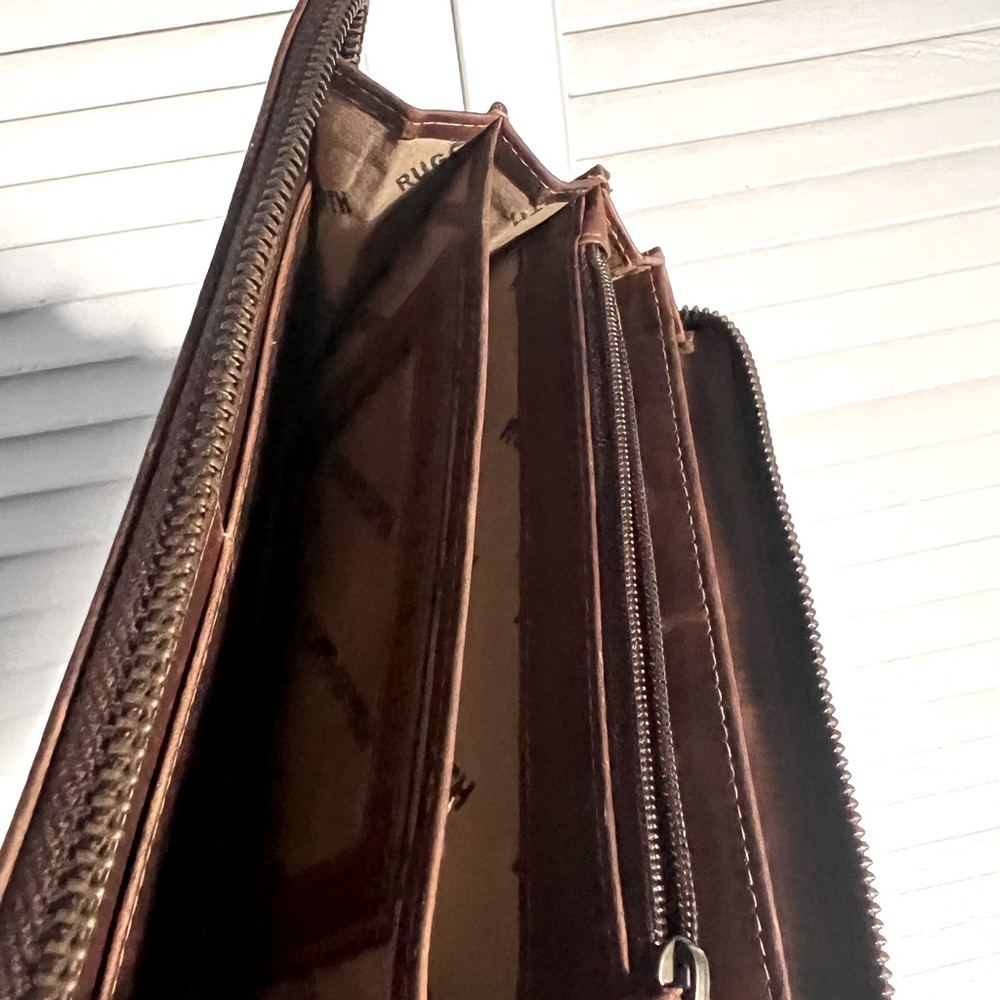 Zip-Around Brown Leather Women's Wallet with Multiple Compartments